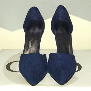 Breckelle’s Suede Heels